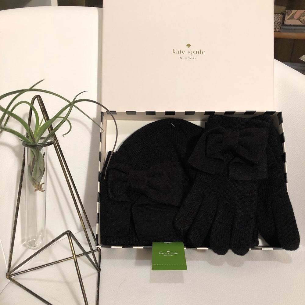 ✨FINAL⬇️Kate Spade Black beanie/glove gift box NWT